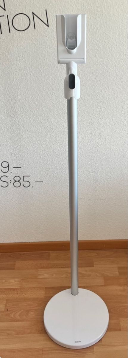 Dyson Aspirateurs & Accessoires: Dyson Ladestation V11/V15 – D'occasion à Sissach par fre_5c77