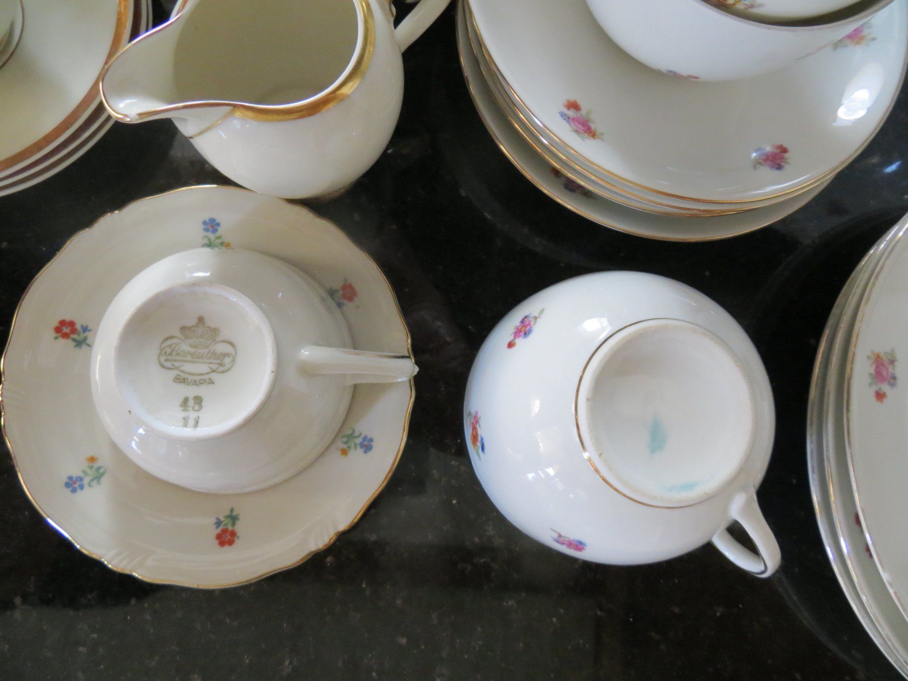Geschirrsets: Tee-Kaffee Service mit Blumenmuster – Gebraucht aus Ins von Ener52 2