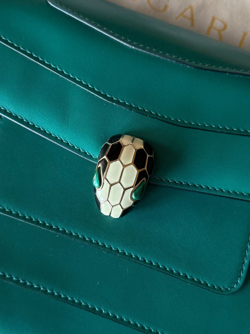 Bulgari Borse da donna: Bvlgari Serpenti Forever Shoulder Bag – Usato da Zürich venduto da Larazade 2