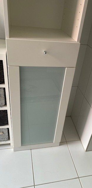 Schränke: Badezimmer-Schrank mit Milchglas – Gebraucht aus Wädenswil von HappyCH 2