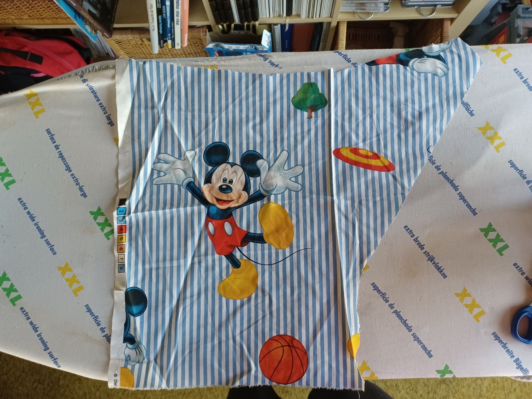 Tessuti: Stoffrest Micky – Usato da Wangen SZ venduto da Koenigskind83
