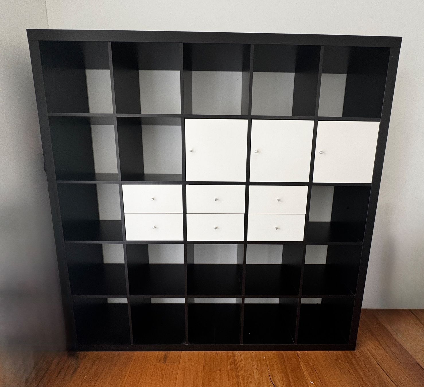 Ikea Regale: Kallax Gestell, schwarz/weiss – Gebraucht aus Menzingen von Dusty14