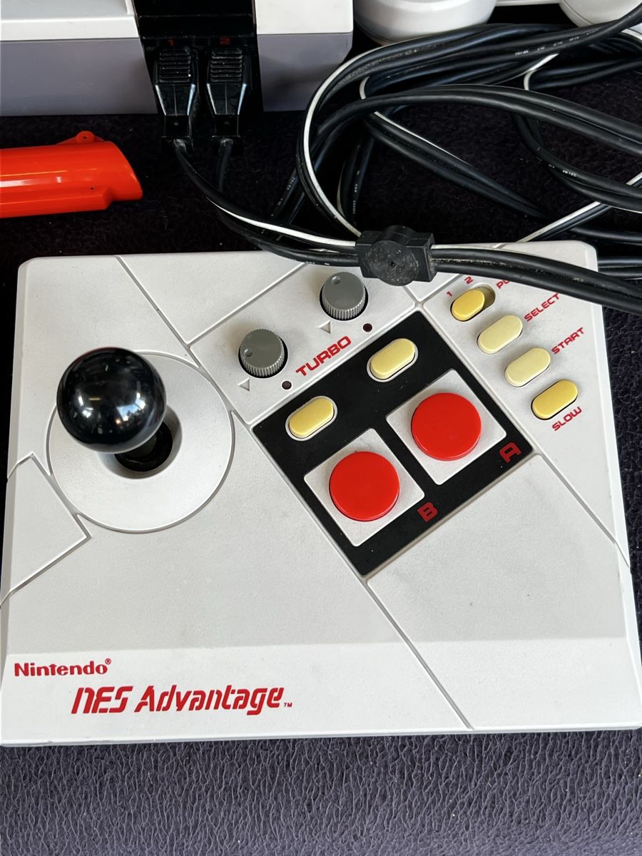 Nintendo Console: Nintendo ENTERTAINMENT SYSTEM™ EUROPEAN VERSION – Usato da Winterthur venduto da gue_yf9d 3