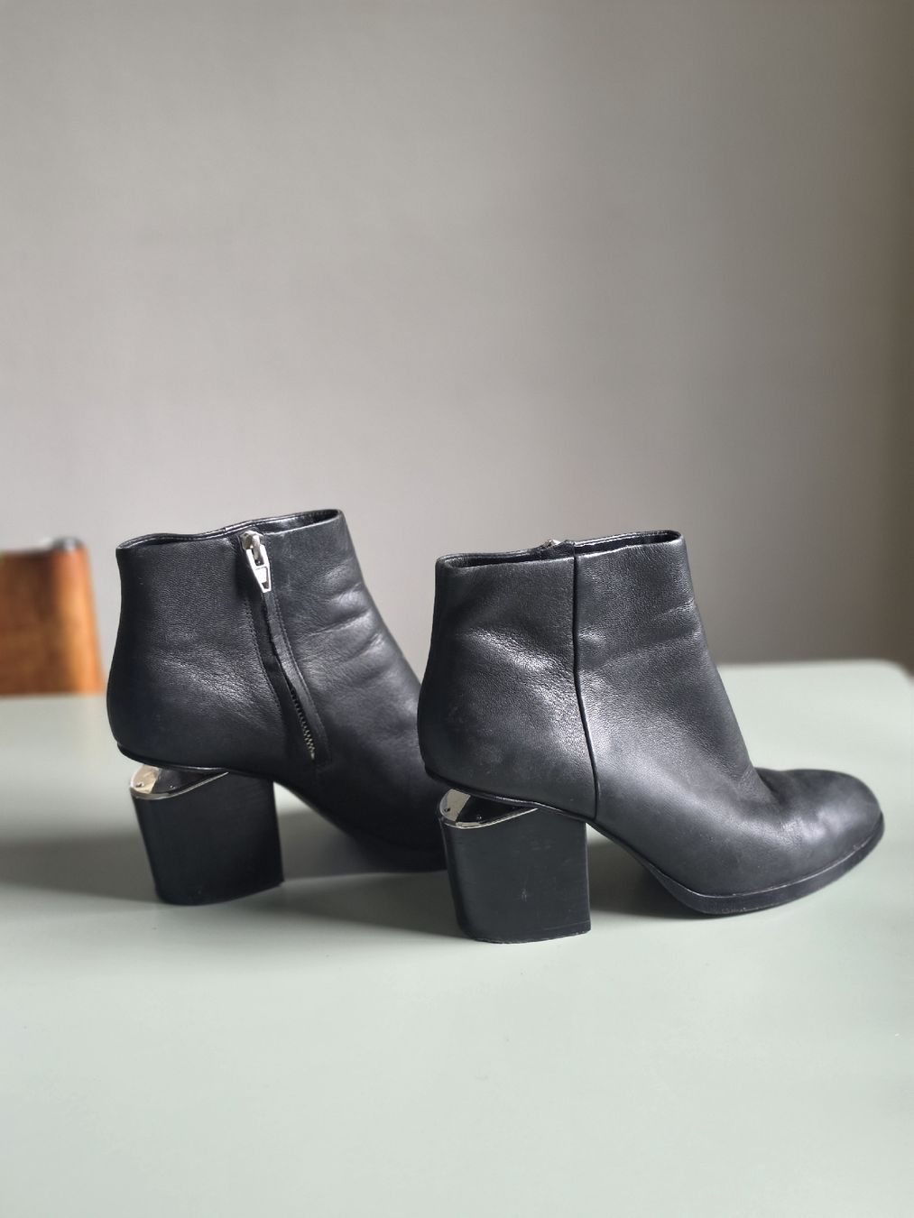 Alexander Wang Damenschuhe: ALEXANDER WANG Schwarze Leder Stiefeletten GR. 37.5 – Gebraucht aus Zürich von connem 1