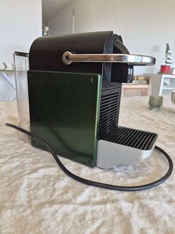 Nespresso Macchine per caffè & Macchine per espresso: Machine à café Nespresso Pixie – Usato da Lausanne venduto da FMDW