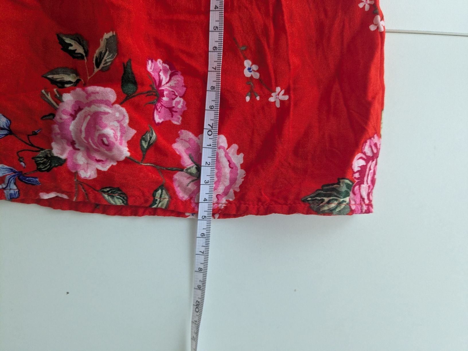 H&M Jupes: Rock rot Blumenmuster Grösse 34 H&M Divided – D'occasion à Rorschach par olg_5qq2 4