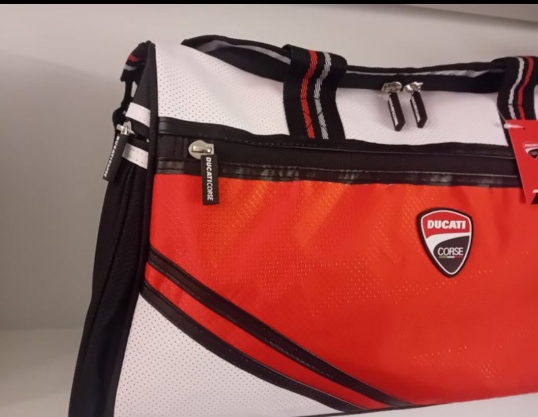 Ducati Borse: Bagage  Ducati Corse  Viaggio Borsone – Nuovo (secondo la descrizione) da Romanel-s-Lausanne venduto da site76 8