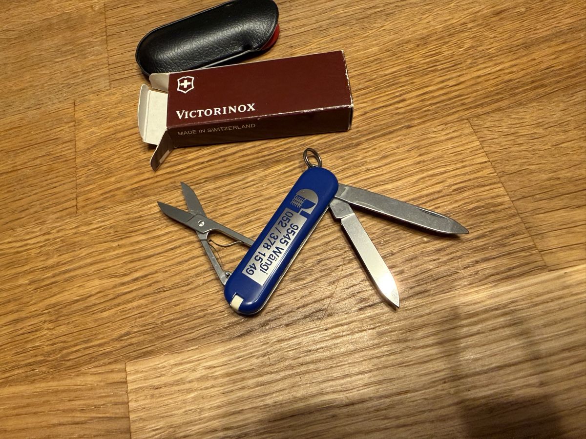 Victorinox Coltelli tascabile: Victorinox Sackmesser, blau mit Werbung – Nuovo e nell'imballaggio originale da Goldach venduto da Messerguru 3