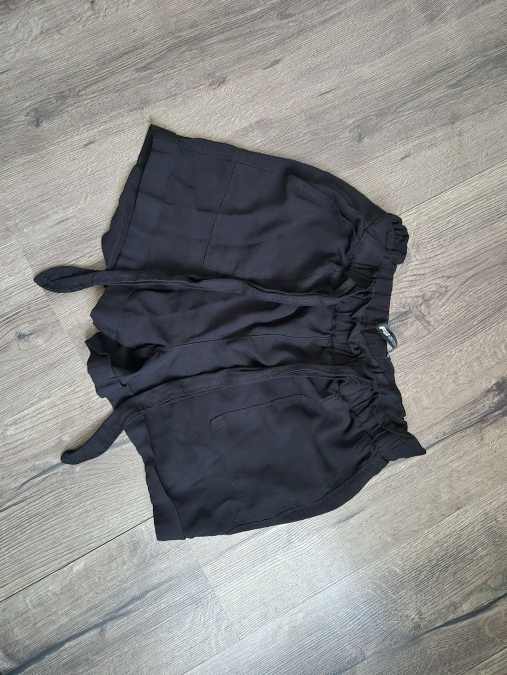 Pantalons: Hot Pants Grösse L – D'occasion à Leuggern par MonaM90