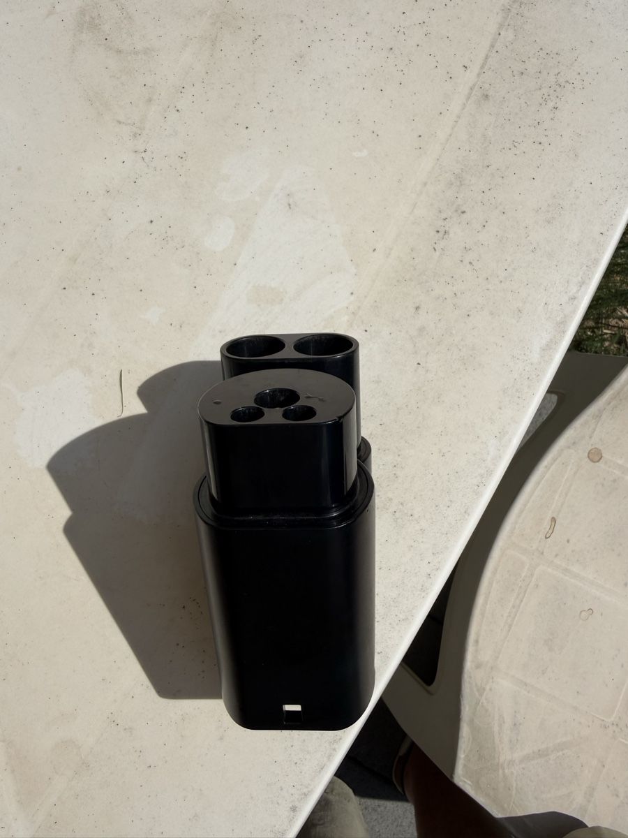 Tesla Tutti pezzi di ricambio auto: Tesla CCS Adapter – Usato da Sachseln venduto da No_Clue 3