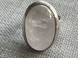Massiver Silberring mit Rosenquarz
