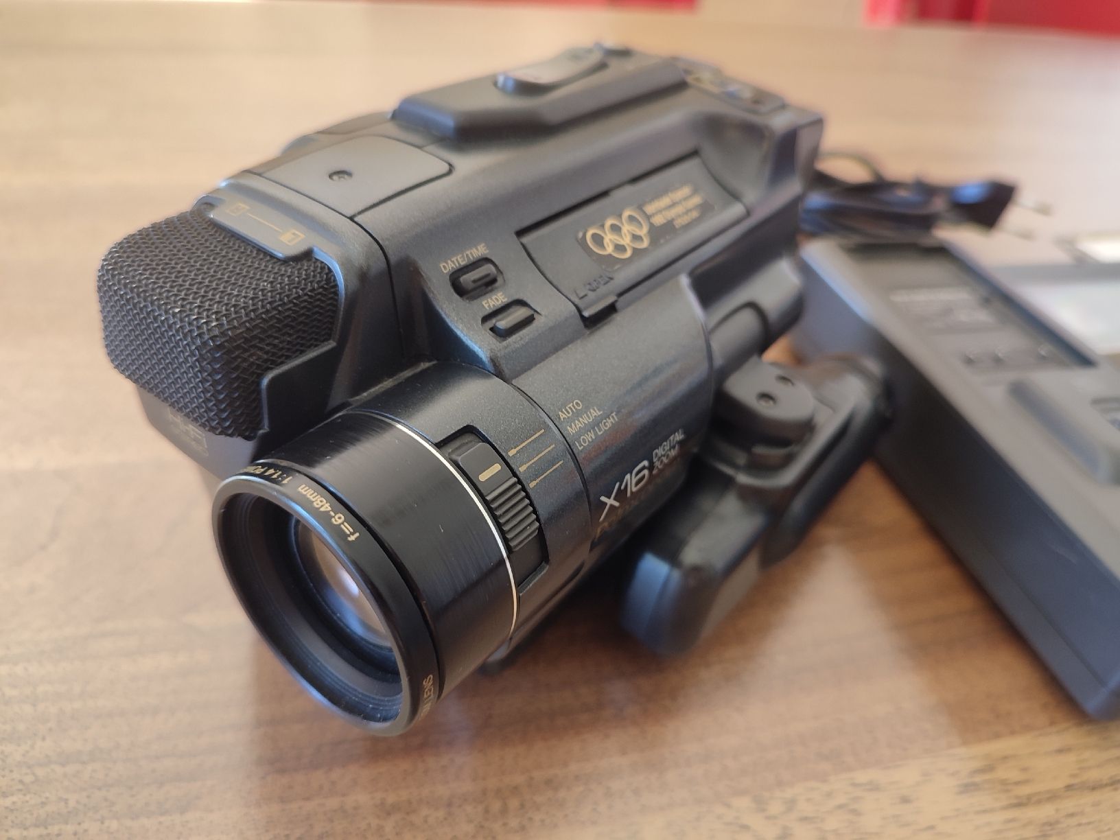 Panasonic Camcorder: Caméscope Panasonic NV-S7E – Gebraucht aus Bougy-Villars von Vogue 7