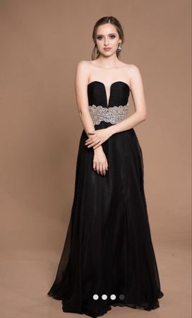 Robe soirée noire, bustier avec dentelle  Taille M