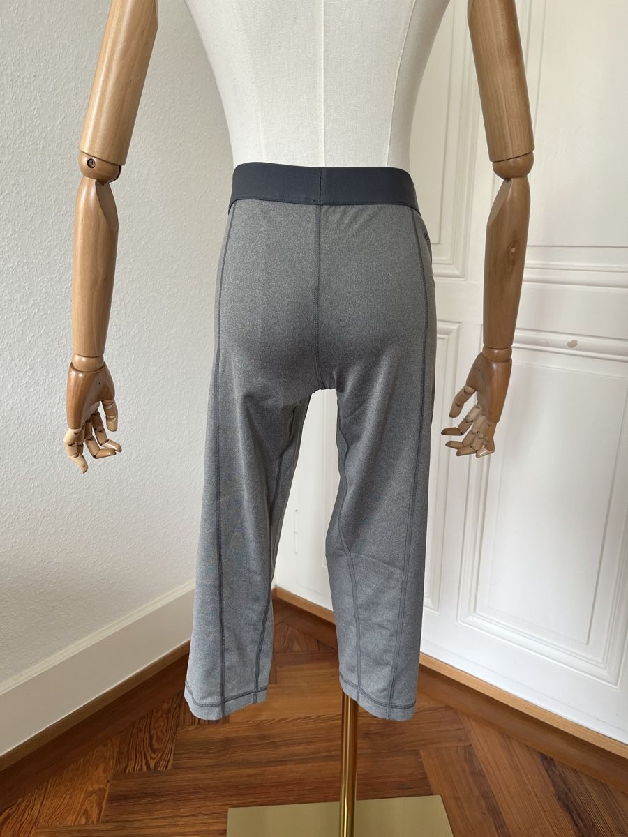Nike Leggings: Nike Pro Capri Leggings Grey - Women's Size Medium – Usato da Mies venduto da Nib2011 5