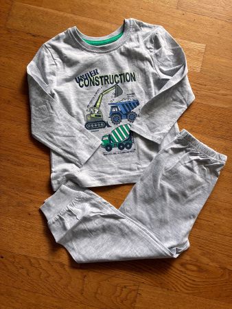 Schönes Pyjama Gr. 92, Neu