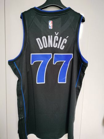 NBA DALLAS MAVERICKS Jersey // 77 DONCIC // Gr XL‪
