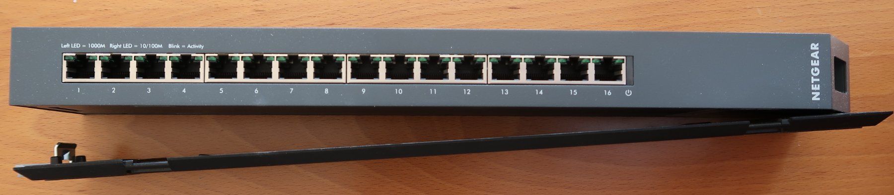 Unità & Adattatore: Netgear GSS116E Gigabit Ethernet Click Switch – Usato da Horw venduto da Pisoft 3