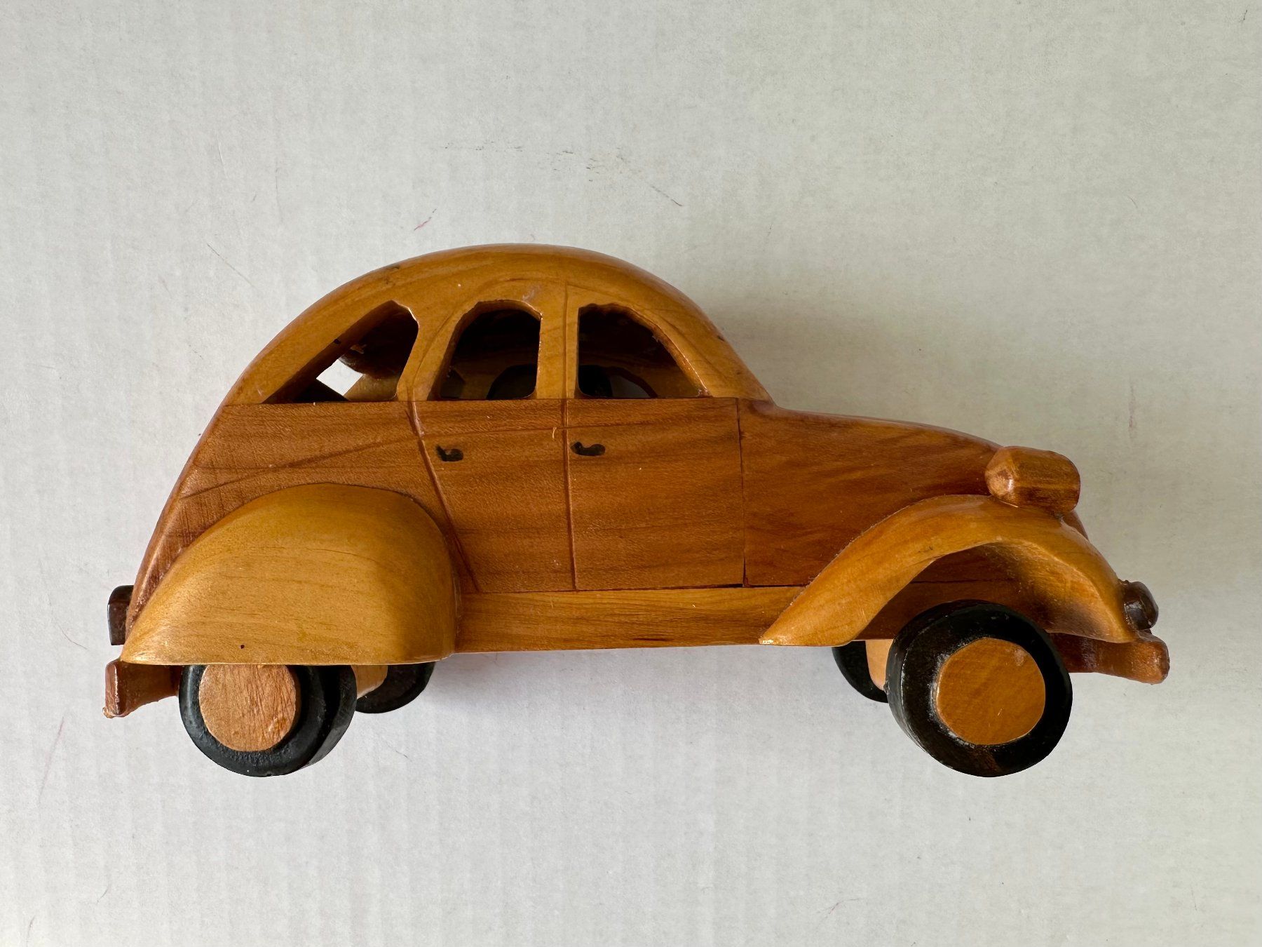 Citroën Modellini d'auto: Citroen 2CV aus Holz, Döschwo – Usato da Adligenswil venduto da e17s15