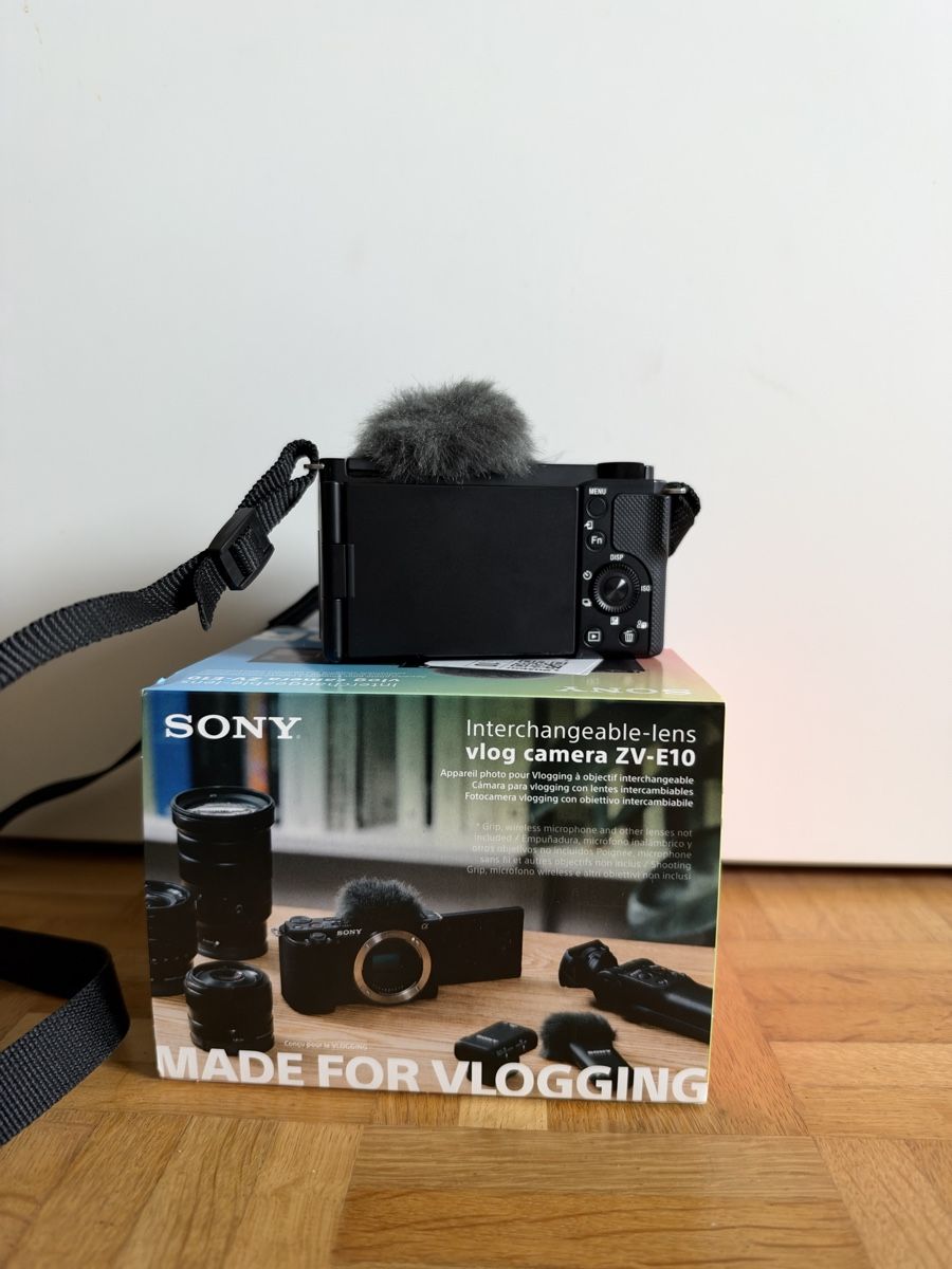 Sony Kamera: Sony Alpha ZV-E10 Kit – Neu (gemäss Beschreibung) aus Köniz von kivaiin 1