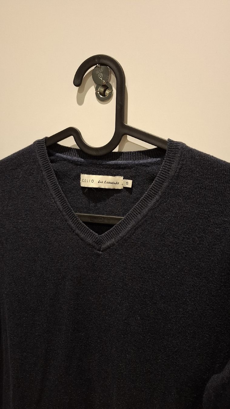Pullover & Sweatshirts: Celio v-neck sweater with elbow patch size S – Gebraucht aus Zürich von pto_6wfs 1