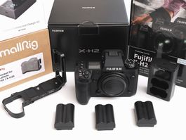Fujifilm X-H2 /Smallrig /Ladegerät /Akkus /Buch /Garantie!