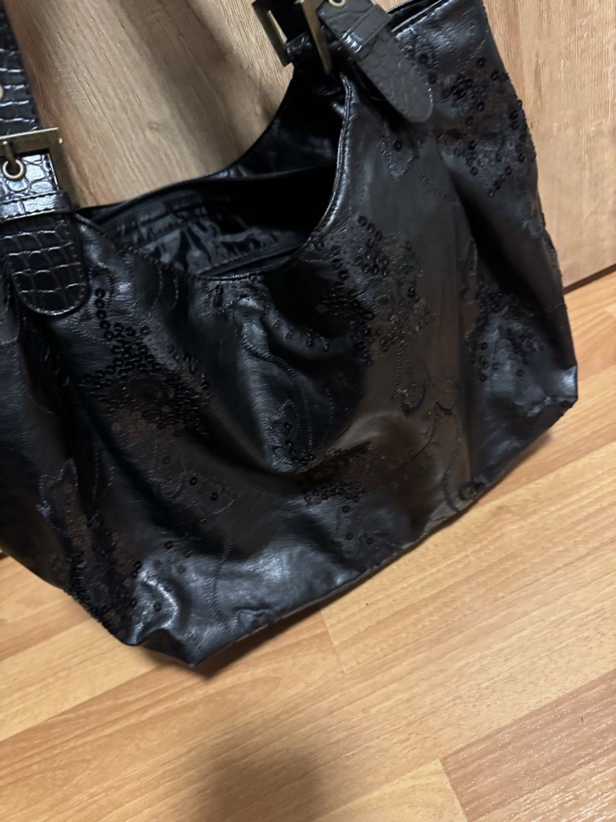 Sacs femmes: Sac à main noir en cuir véritable, parfait – D'occasion à Martigny par Mrtygn1 1