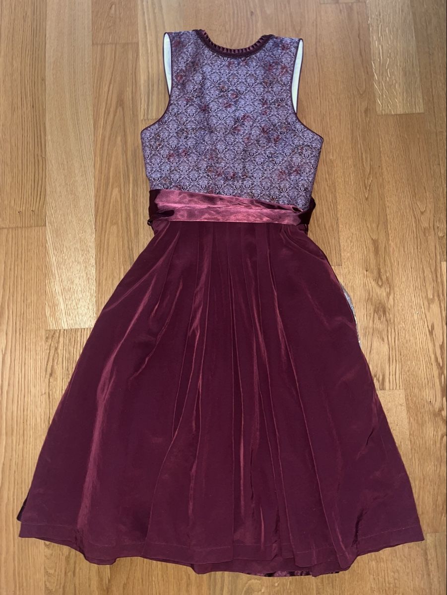 Vestiti: Dirndl Weinrot-Silber – Usato da Luzern venduto da ladaina 1