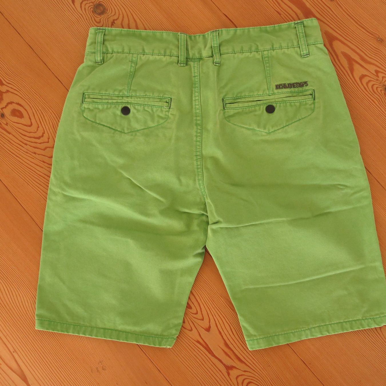 Hosen: Jack&Jones coole Shorts in Grün – Gebraucht aus Seltisberg von pipistrumpf 1