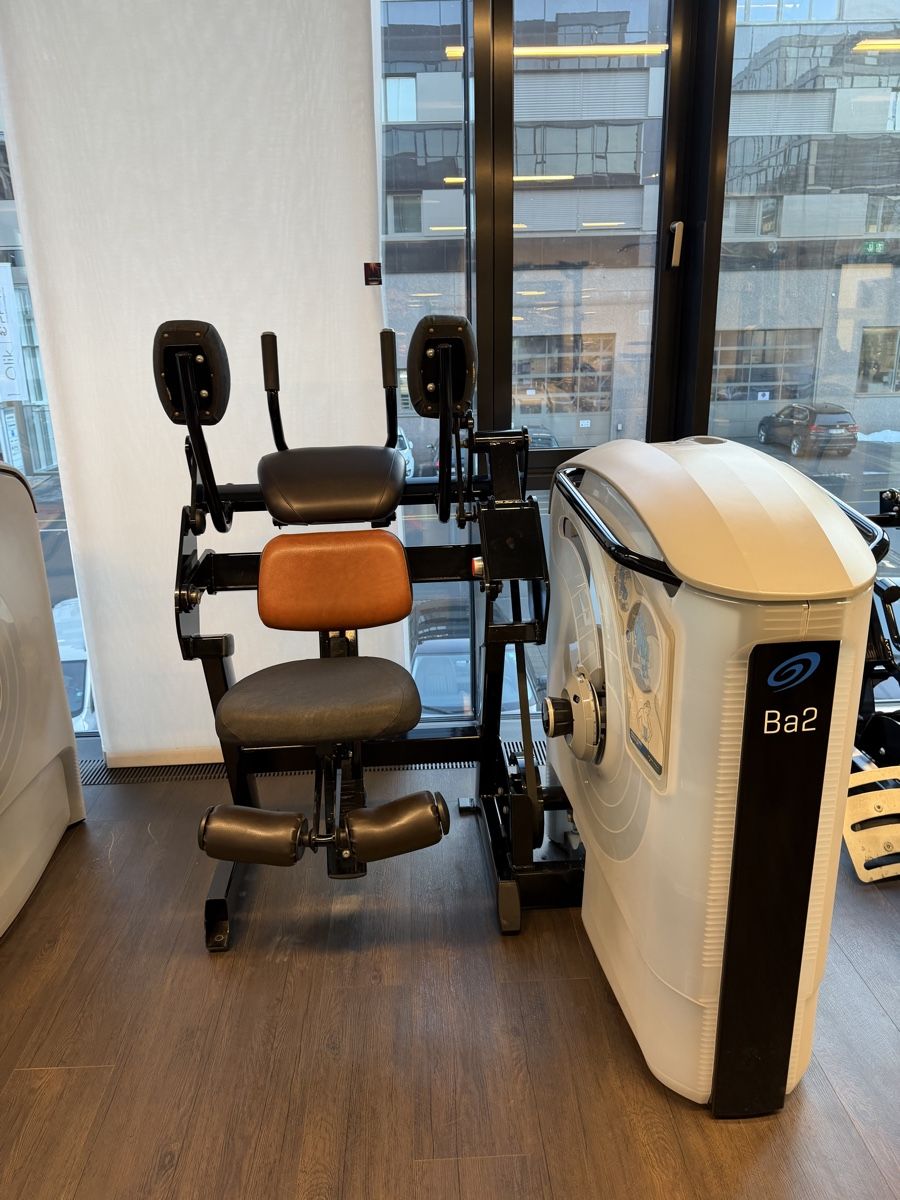 Nautilus Vélos d'appartement: Nautilus One Abdominal Crunch – D'occasion à Ruggell par lis_xx6d 1
