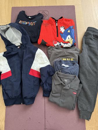 Kleiderpaket für Jungen Gr. 7-8 Jare