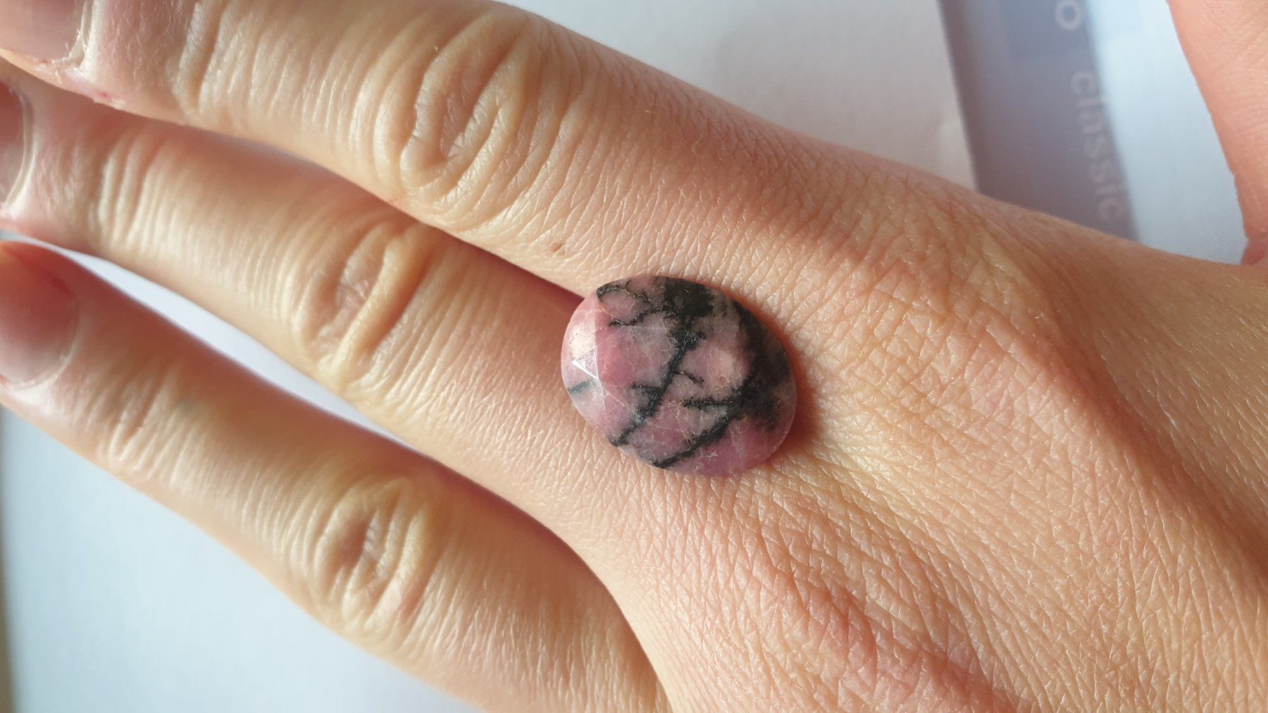 Minerali & Pietre curative: Rhodonite taillée - 15,7 ct – Nuovo (secondo la descrizione) da St-Cergue venduto da cal_wsm9