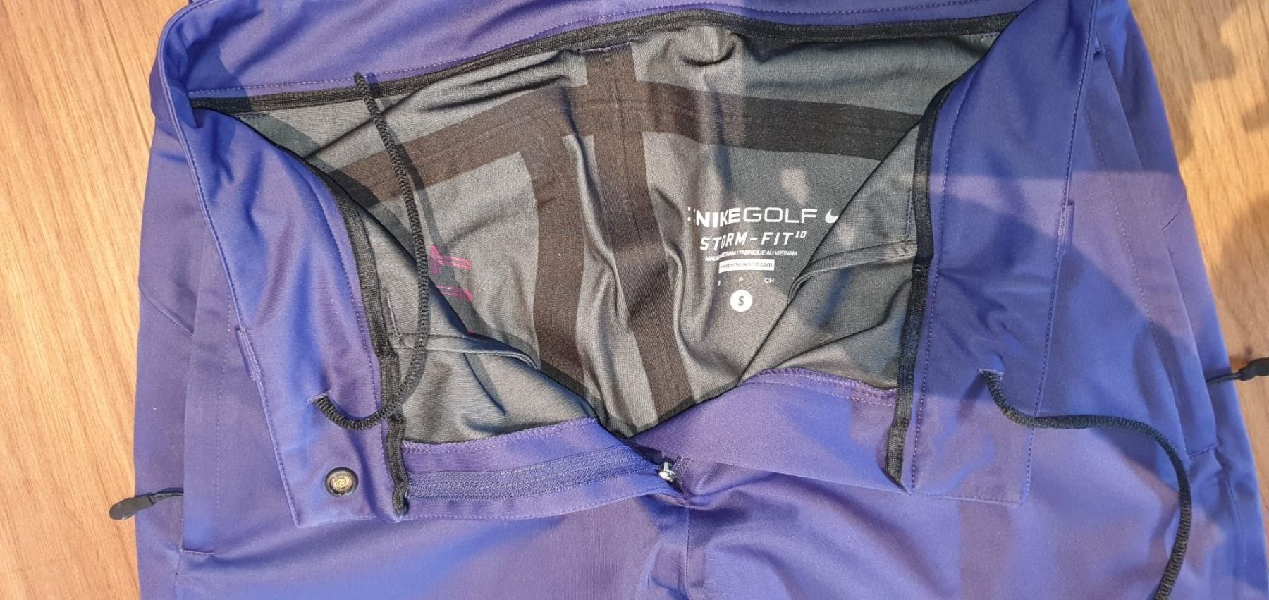 Nike Pantaloni: Pantalons Nike GOLF waterproof stretch - S – Nuovo (secondo la descrizione) da St-Sulpice VD venduto da juhdu 2