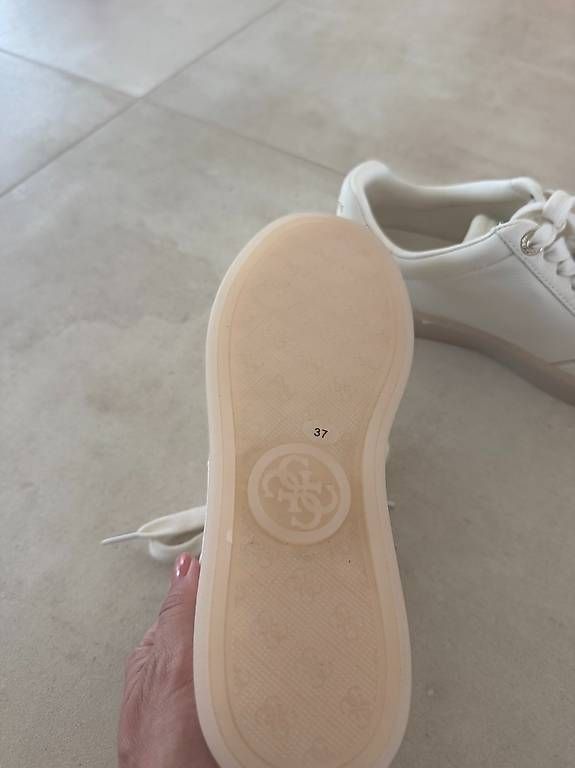 Damenschuhe: Guess Sneakers beige neu  – Gebraucht aus Wittenbach von M_S2019 4