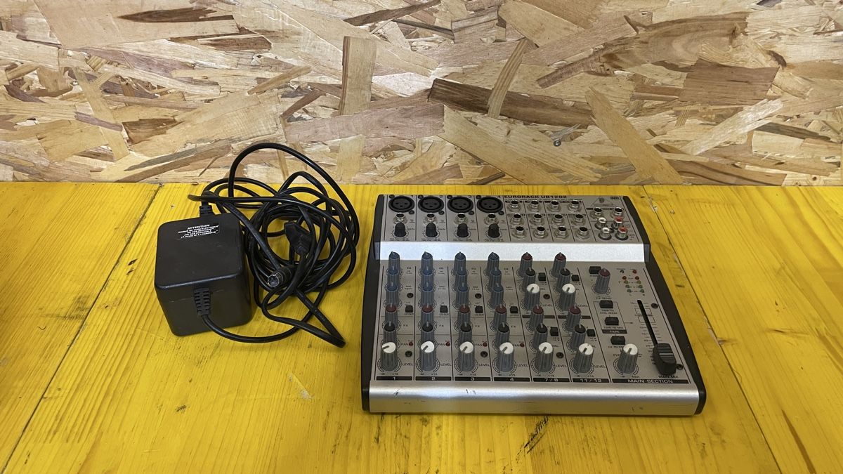 Behringer Console di mixaggio: Mischpult Behringer Eurorack UB1202 – Usato da Ehrendingen venduto da Cyrilf99
