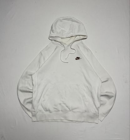 Nike White Hoodie – Essentials Minimal Brown Logo🤍