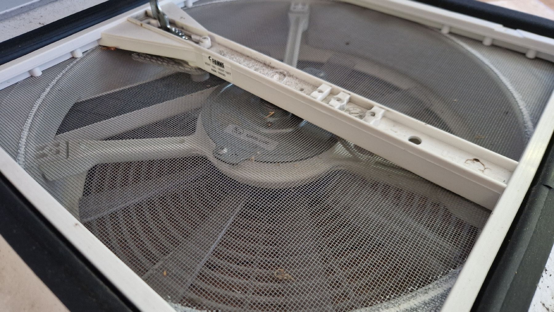 Fiamma Ventilateurs: Fiamma Turbo Vent 40x40 – D'occasion à Winterthur par simonc_95 1
