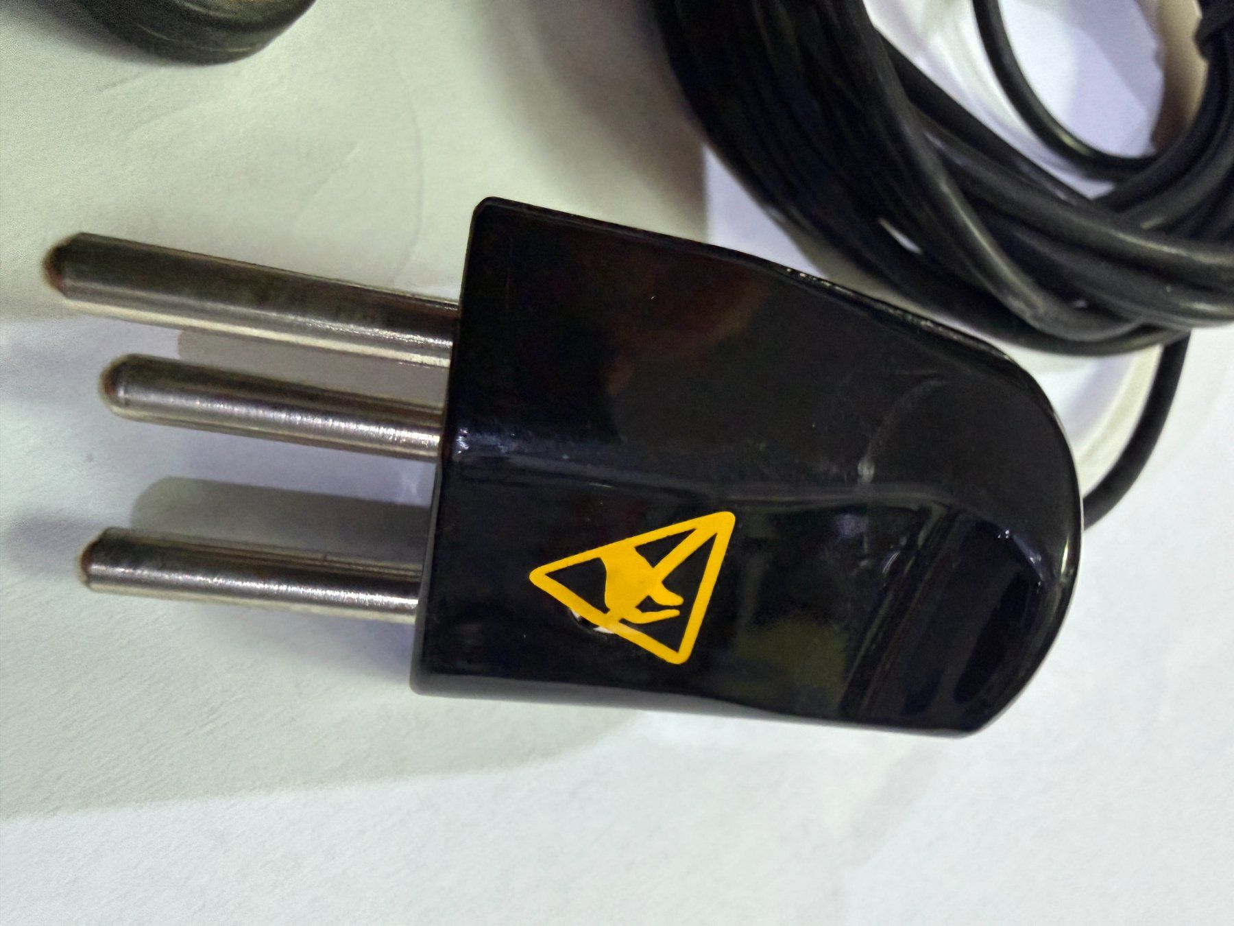 Cavi: ESD Ableit-Verbindungskabel, 3m, 10mm DK, CH-Stecker – Usato da Unterengstringen venduto da Tnovus 2