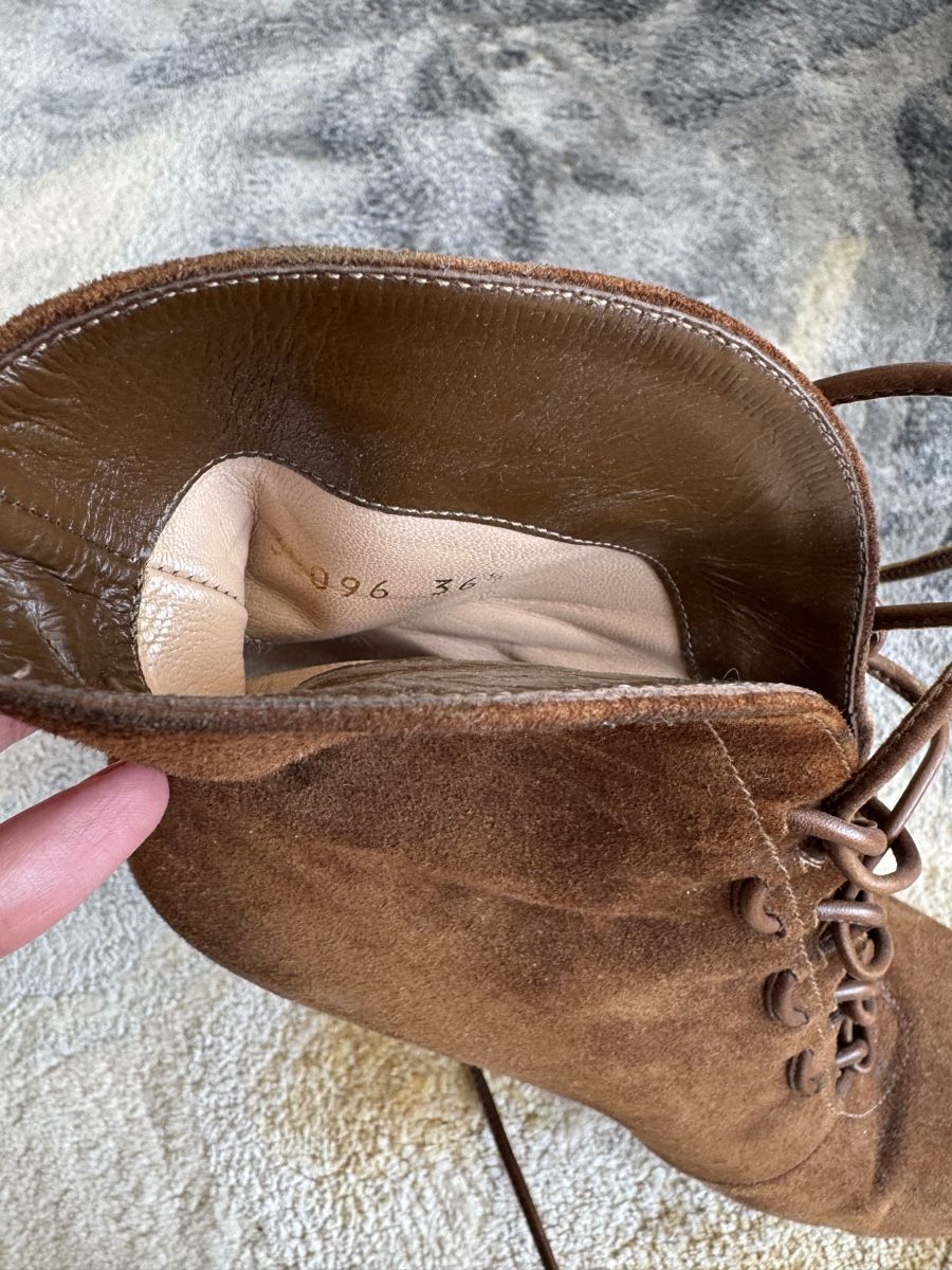 Scarpe da donna: Brown Suede Ankle Boots - Elegant Fall Lace-Up Style! – Usato da Thalwil venduto da 0041angel 1