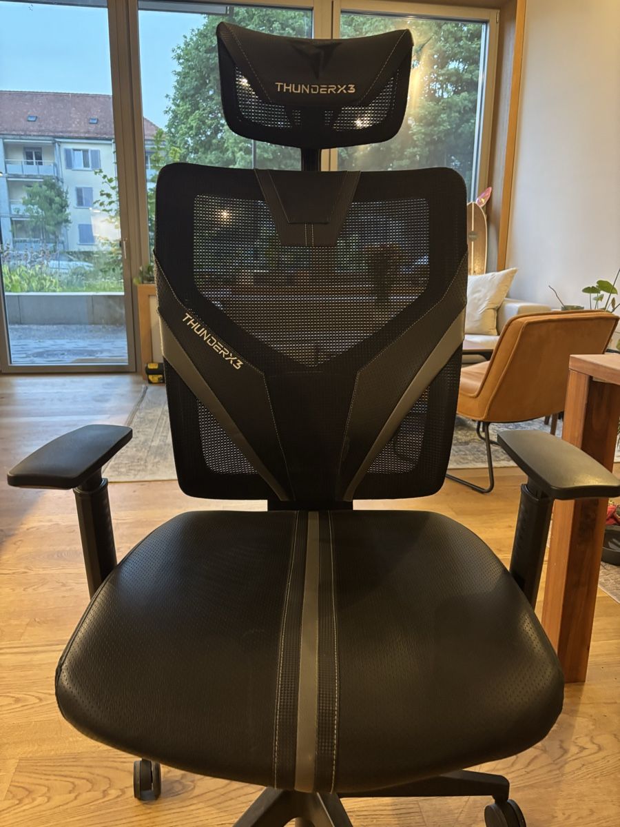 Stühle: Office Chair THUNDERX3 Black Mesh – Gebraucht aus Zürich von thi_q6gn 1