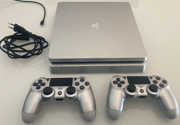 Sony Playstation 4 Konsole PS4 Konsole Mit Action/Adventure