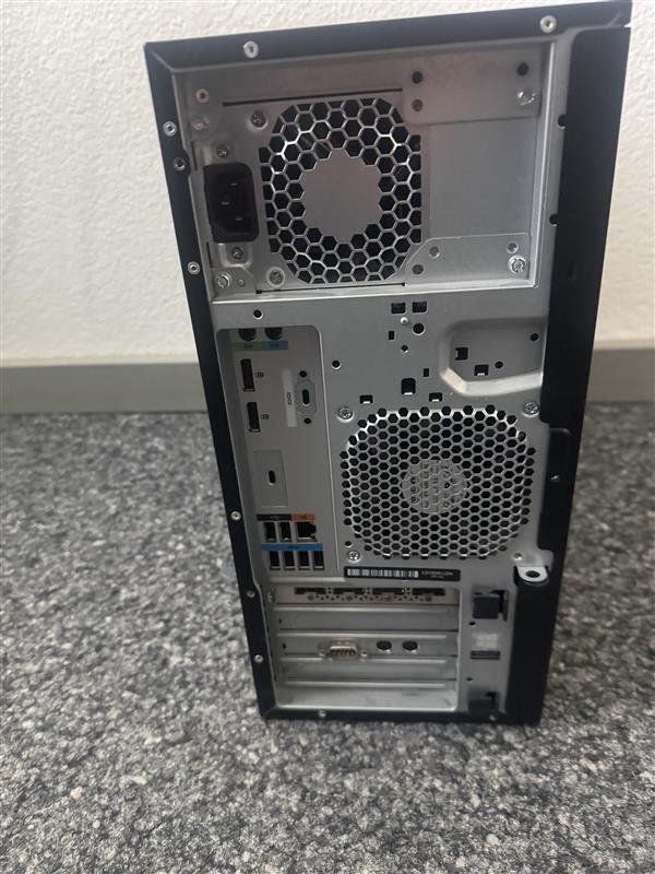 Hewlett Packard PC: HP Z2 Tower G4 Workstation – Usato da Staufen venduto da Delenio 2