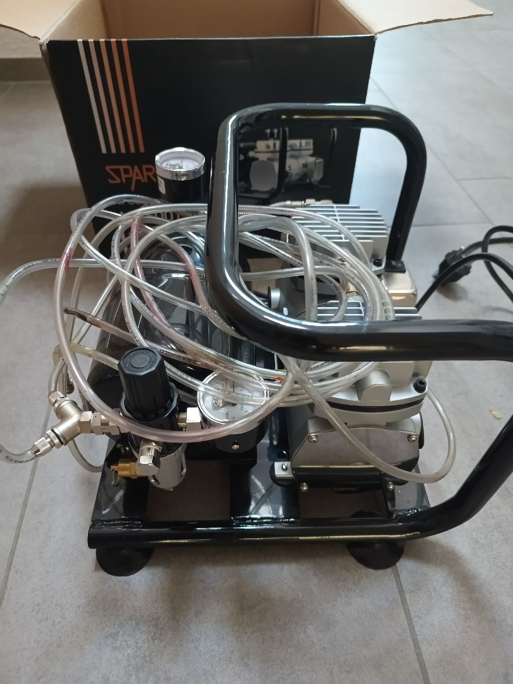 Compresseurs: Airbrushkompressor Sparmax AC 500  – D'occasion à Ossingen par Swoody 8
