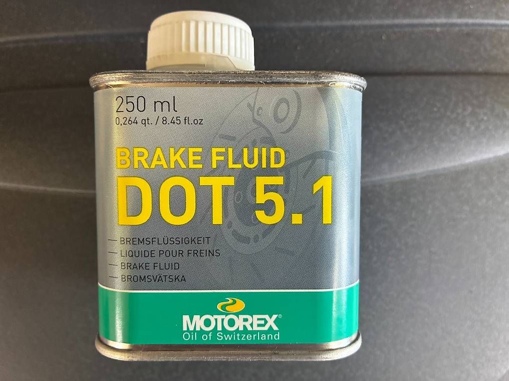 Prodotti di pulizia: Motorex Bremsflüssigkeit DOT 5.1 – Usato da Luzern venduto da Nautico 1
