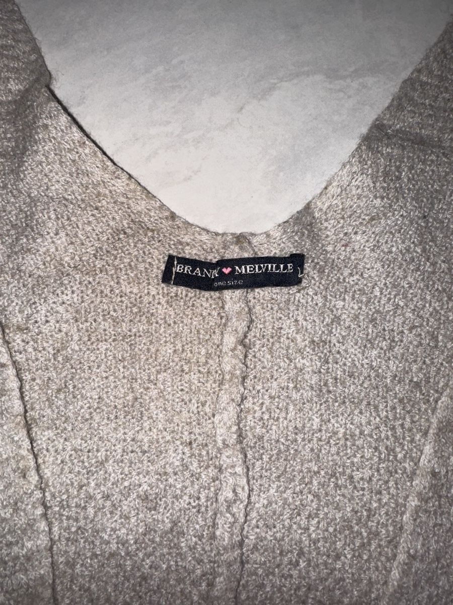 Brandy Melville Jacken: Brandy Melville Strickjacke, beige, one size – Gebraucht aus Hergiswil NW von kaufe_bei_kaufmann 2
