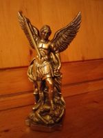 Erzengel Michael Statue