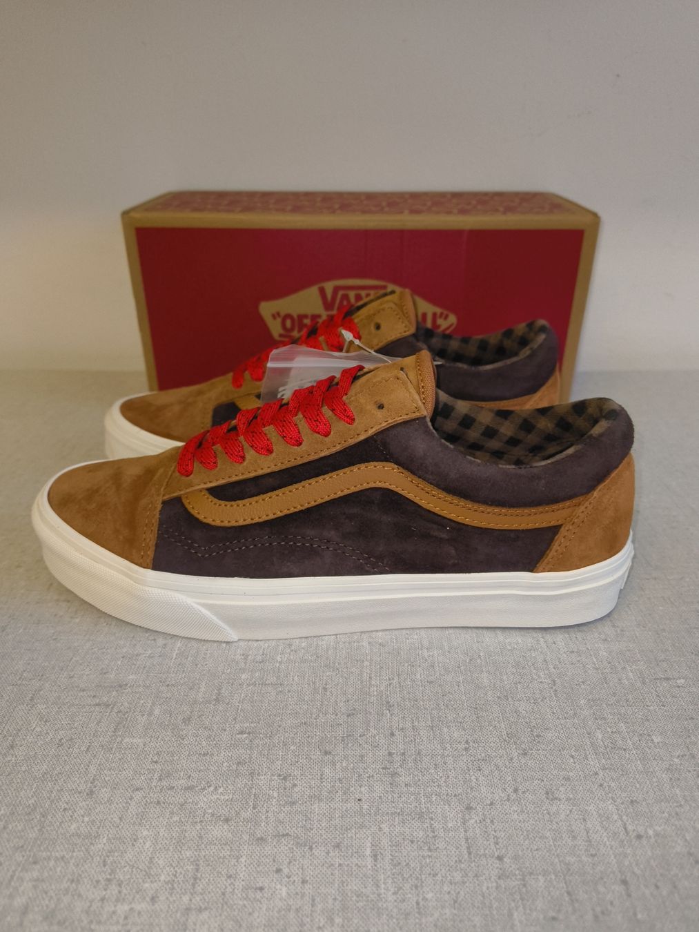 Vans Scarpe da uomo: VANS Old Skool, Grösse US 8 EURO 40.5 – Nuovo e nell'imballaggio originale da Uitikon Waldegg venduto da PJLS1 2