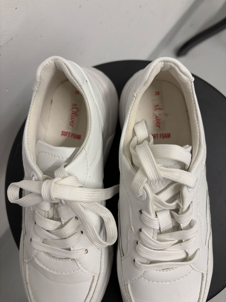 S.Oliver Scarpe da donna: Weisse leichte Sneaker s.Oliver Gr. 38 Turnschuhe – Nuovo (secondo la descrizione) da Regensdorf venduto da secondchancefashion 3