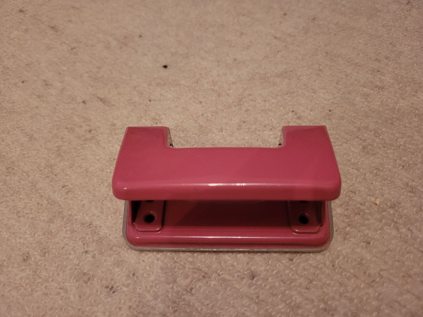 Macchine rilegatrici: Locher (pink) – Usato da Triesen venduto da stephanieschurti 1