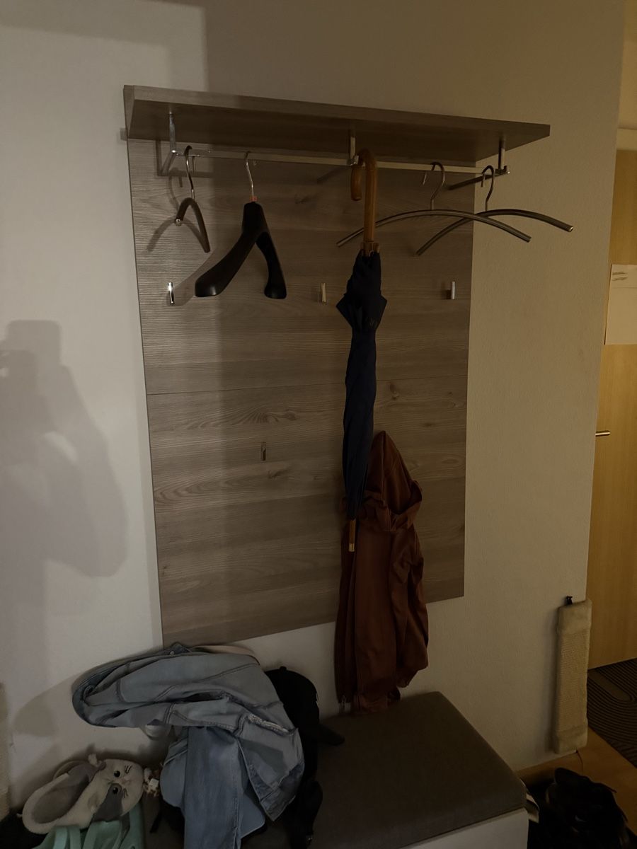 Guardaroba: Wandgarderobe in Holzoptik – Usato da Basel venduto da giu_wq86 2