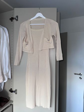 Kleid mit Strickjacke cremefarben Grösse S guter Zustand